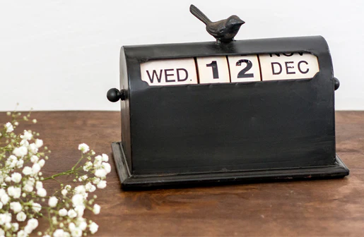 Metal Perpetual Calendar With Bird